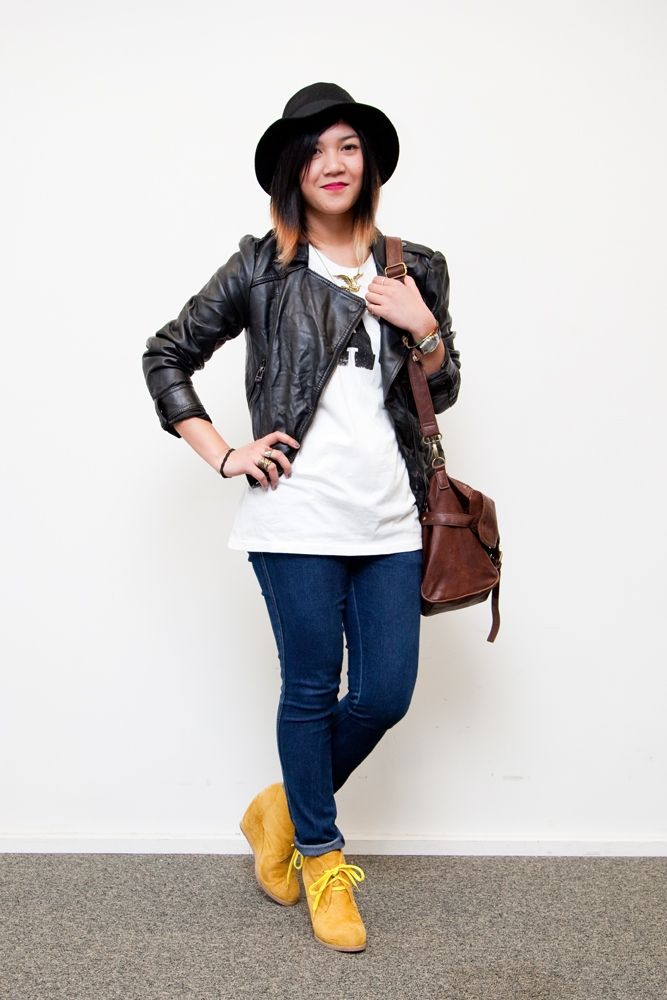 Ένα hip κορίτσι με χαρούμενο look