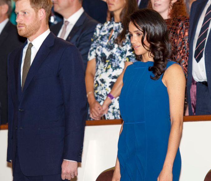 To φόρεμα της Meghan Markle πυροδότησε τις φήμες περί εγκυμοσύνης
