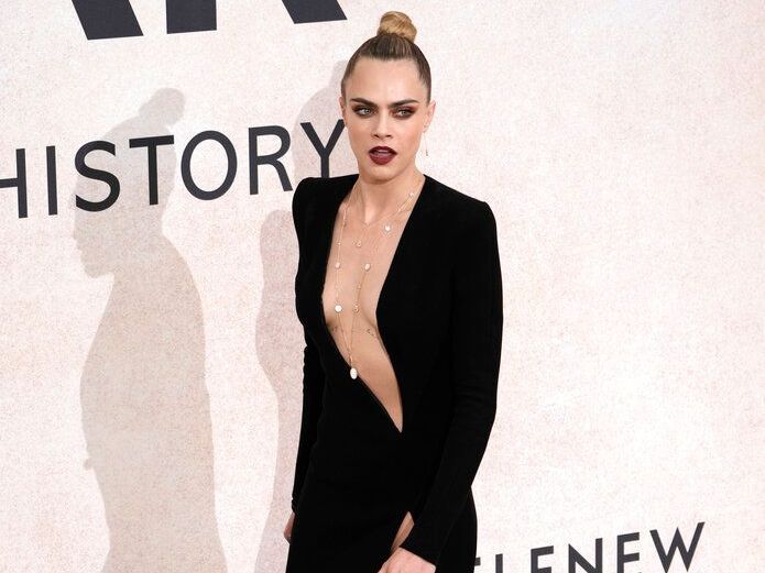 Παγκόσμια ανησυχία για την Cara Delevingne και οι φίλες της έσπευσαν στο πλευρό της