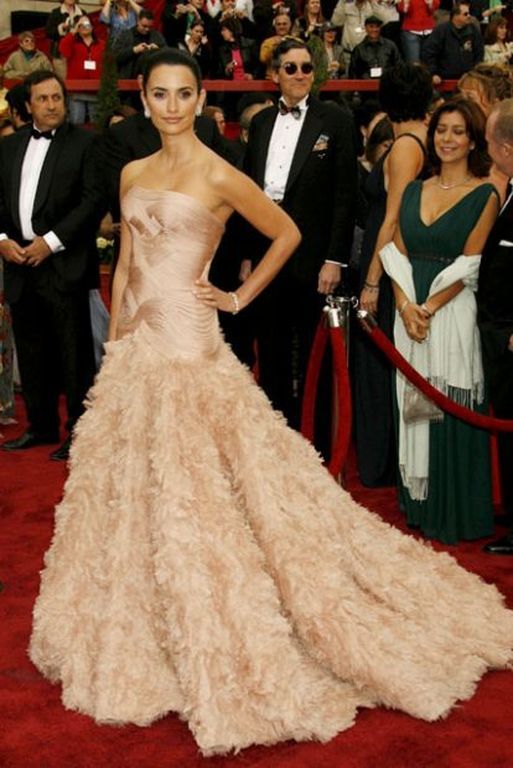 Η Penelope Cruz με φόρεμα Versace, το 2007.