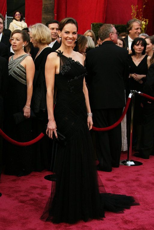 H Hilary Swank με φόρεμα Atelier Versace, το 2008