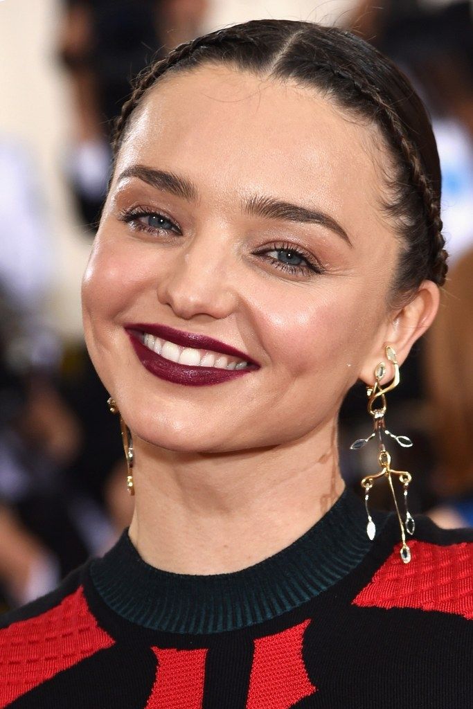 Met Gala Beauty: Αυτή ήταν η πιο hot απόχρωση που φόρεσαν στα χείλη τους οι stars!