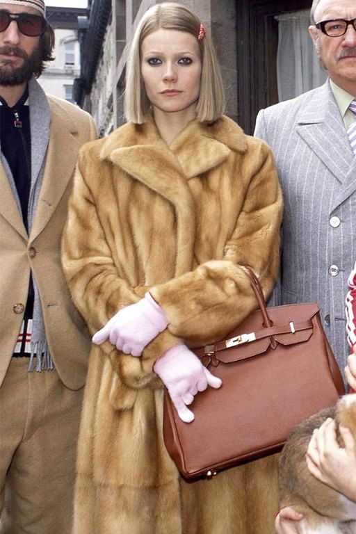 Margot Tenenbaum, από το «Οικογένεια Tenenbaum»: To μόνο που χρειάζεσαι είναι μία faux γούνα και τσιμπιδάκια στα μαλλιά. Η Birkin είναι προαιρετική.
