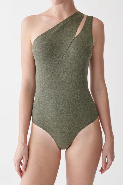 COS, www.cosstores.com