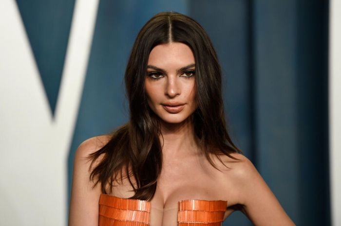 Emily Ratajkowski