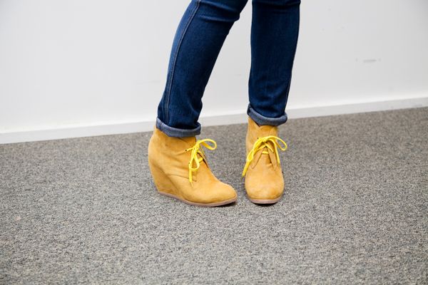Ένα hip κορίτσι με χαρούμενο look