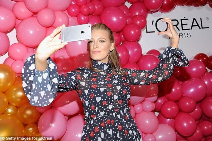 Oh my God: Το κορμί της Blake Lively μετά τη γέννα είναι σχεδόν εξωπραγματικό