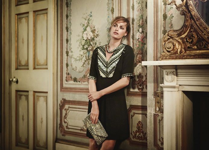 Yasmin Le Bon: στα σαράντα οκτώ της χρόνια δείχνει πιο νέα από ποτέ στη νέα Monsoon καμπάνια