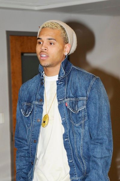Ο πρώην της Rihanna, Chris Brown και οι gay φήμες