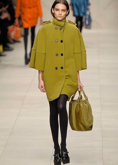 Fashion Trend: ουράνιο τόξο στη βροχή