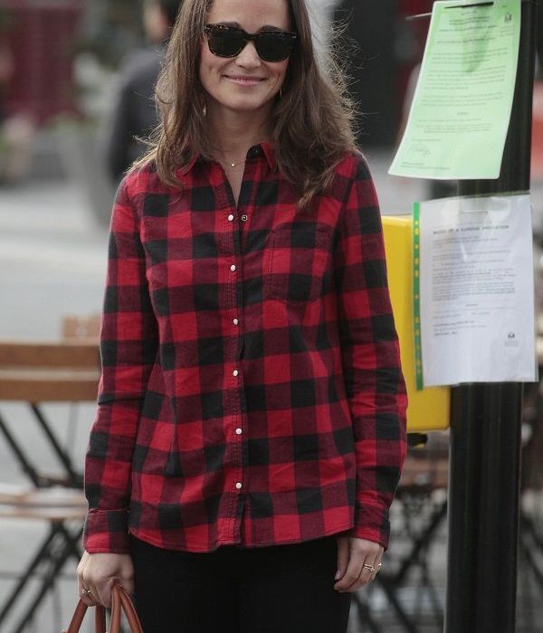 H Pippa Middleton με hipster καρό πουκάμισο