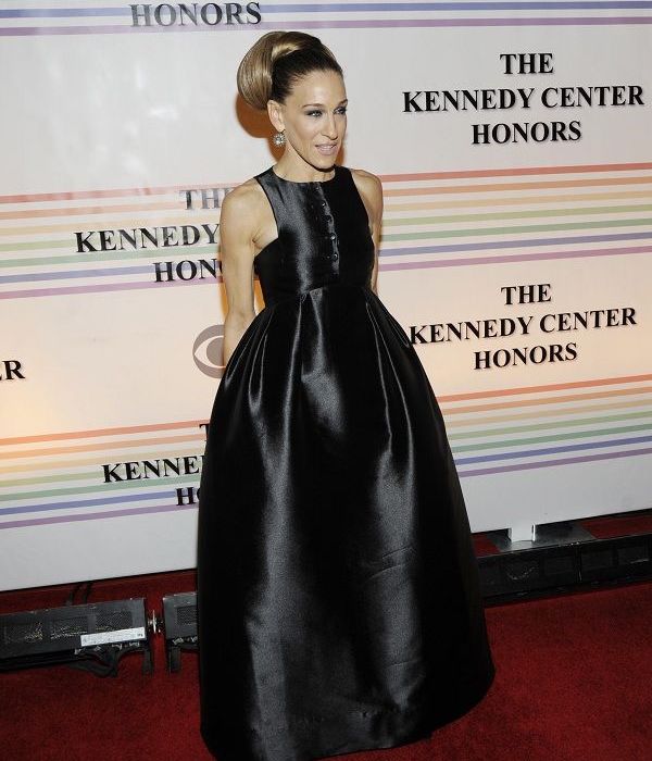 Η Sarah Jessica Parker σε μια εμφάνιση «με πολύ όγκο»