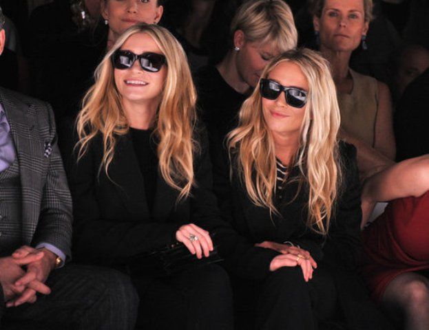 Αδερφές Olsen: Τα μαύρα «φαντάσματα» του fashion week