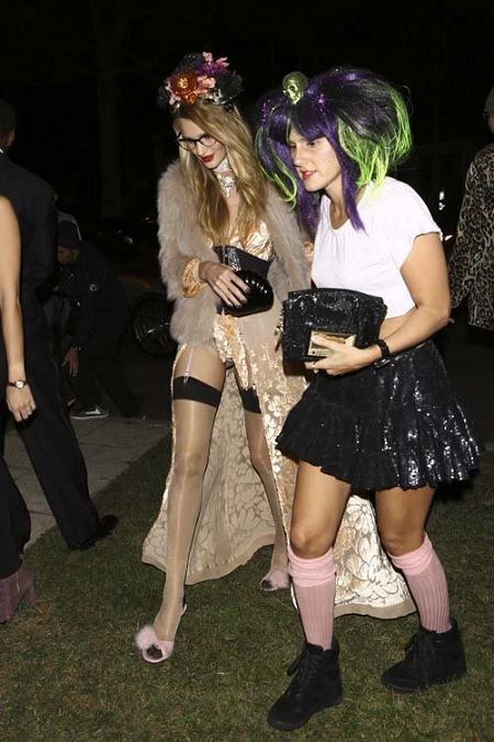 Ποιο μοντέλο πήγε με τα εσώρουχα σε Halloween πάρτι;