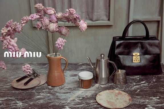 Miu Miu: αέρας αποπλάνησης στη νέα καμπάνια