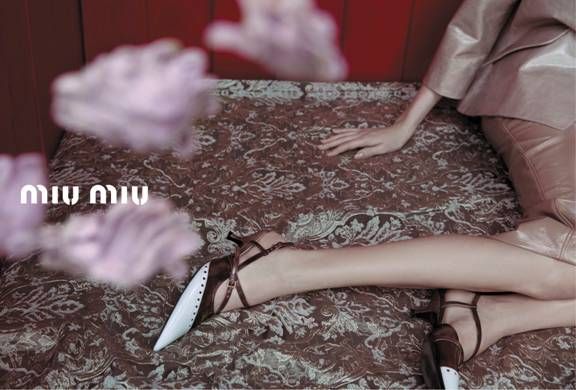 Miu Miu: αέρας αποπλάνησης στη νέα καμπάνια