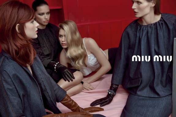 Miu Miu: αέρας αποπλάνησης στη νέα καμπάνια