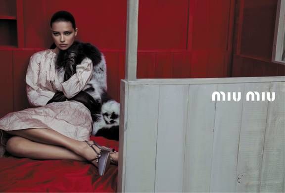 Miu Miu: αέρας αποπλάνησης στη νέα καμπάνια