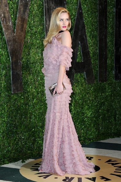 Miranda & Rosie: δύο καλλονές με Valentino στο πάρτι του Vanity Fair