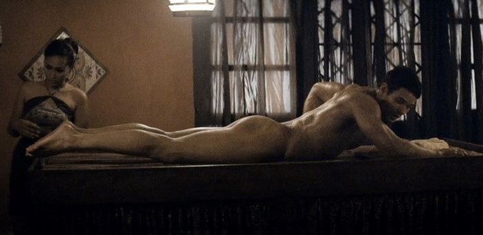 O Kellan Lutz, o sexy πρωταγωνιστής του Twilight, είναι ολόγυμνος