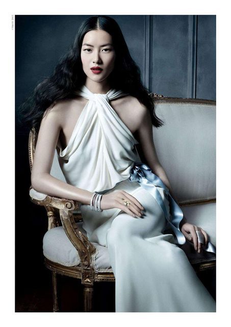 Tiffany’s: glamour και φρεσκάδα στην νέα καμπάνια