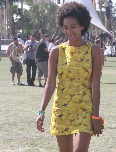Solange Knowles: με λεμονί print στο Coachella
