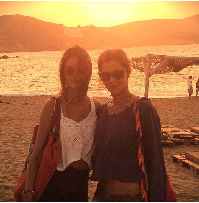 Alessandra Ambrosio: Ο sexy άγγελος της Victoria’s Secret αναστάτωσε τη Μύκονο με τη sexy της εμφάνιση