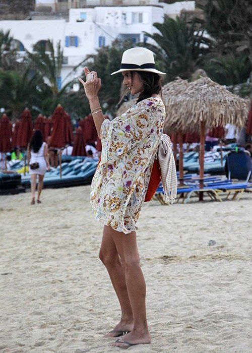 Alessandra Ambrosio: με καλοκαιρινό casual look Μύκονο