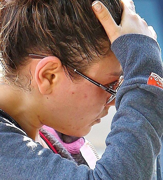 Και οι stars άνθρωποι είναι: Δείτε τη Mila Kunis άβαφτη, γεμάτη σπυράκια (φωτός)