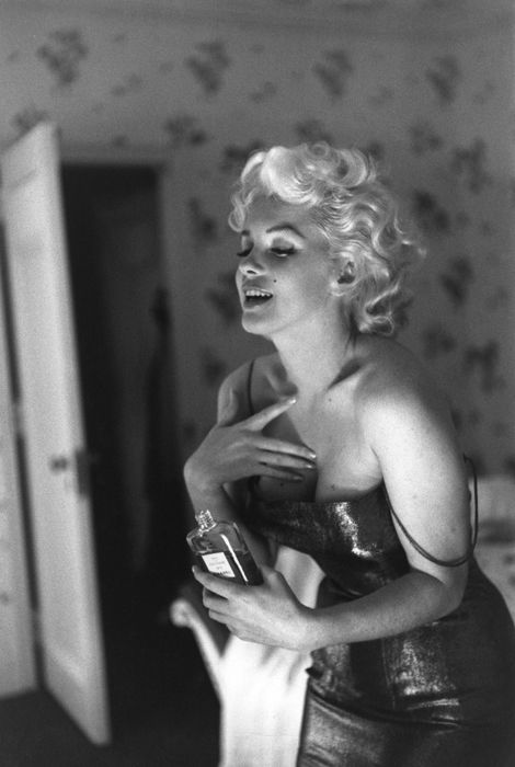 Δείτε φωτογραφίες της Marilyn Monroe με το αγαπημένο της Chanel No5!
