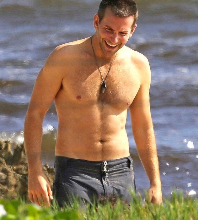 Δείτε τον sexy Bradley Cooper ανανεωμένο, με μαγιό!