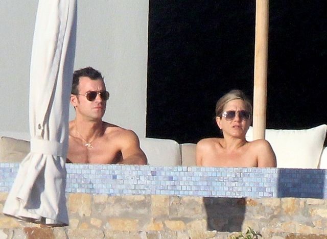 Jennifer Aniston: Διακοπές στην παραλία με τον Justin και την Courteney Cox