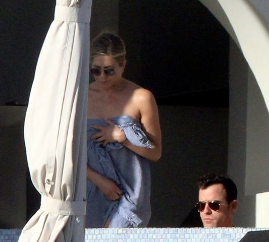 Jennifer Aniston: Διακοπές στην παραλία με τον Justin και την Courteney Cox
