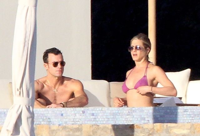 Jennifer Aniston: Διακοπές στην παραλία με τον Justin και την Courteney Cox