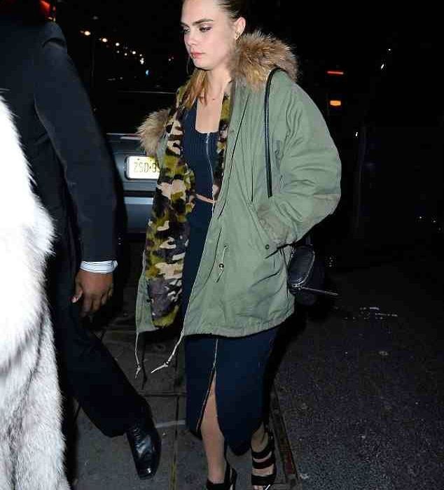 Γιατί όλοι «έθαψαν» το πρωτοχρονιάτικο outfit της Rihanna; (φωτό)