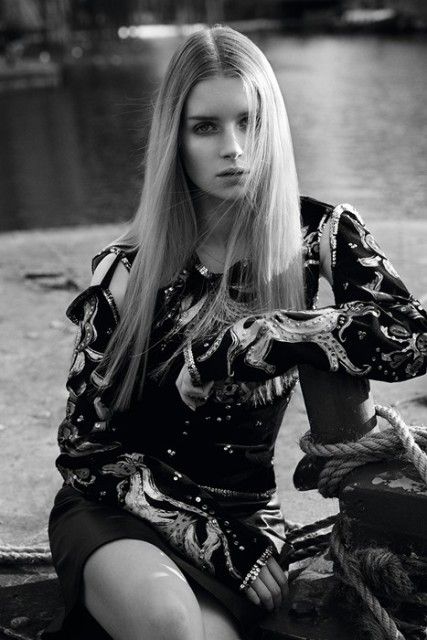Lottie Moss: Η μικρή αδερφή της Kate, στην πρώτη της φωτογράφηση