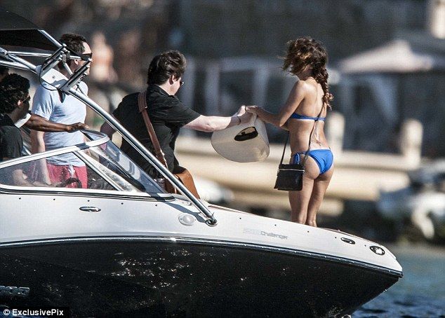 Ακόμη και τα sex symbols έχουν ατέλειες: Δείτε την Eva Longoria με μαγιό!