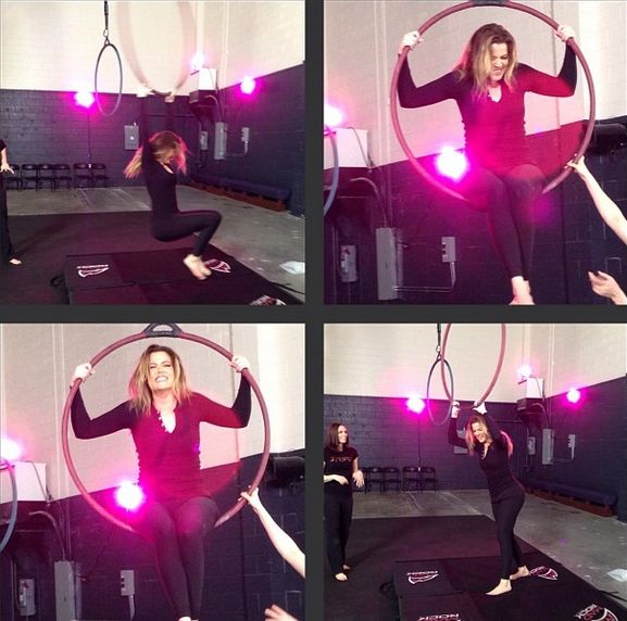 Οι αδελφές Kardashian κάνουν aerial yoga (φωτό)
