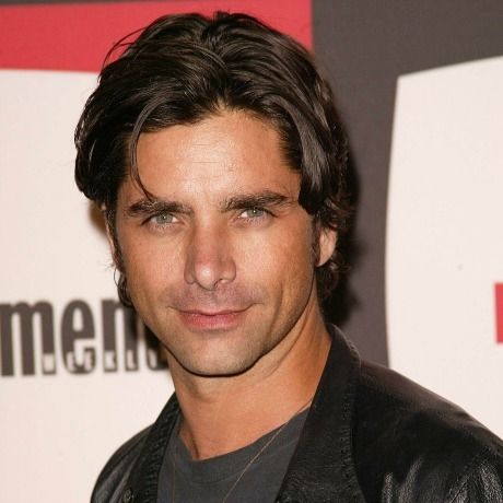 Ωχ, ο John Stamos έμεινε φαλακρός!