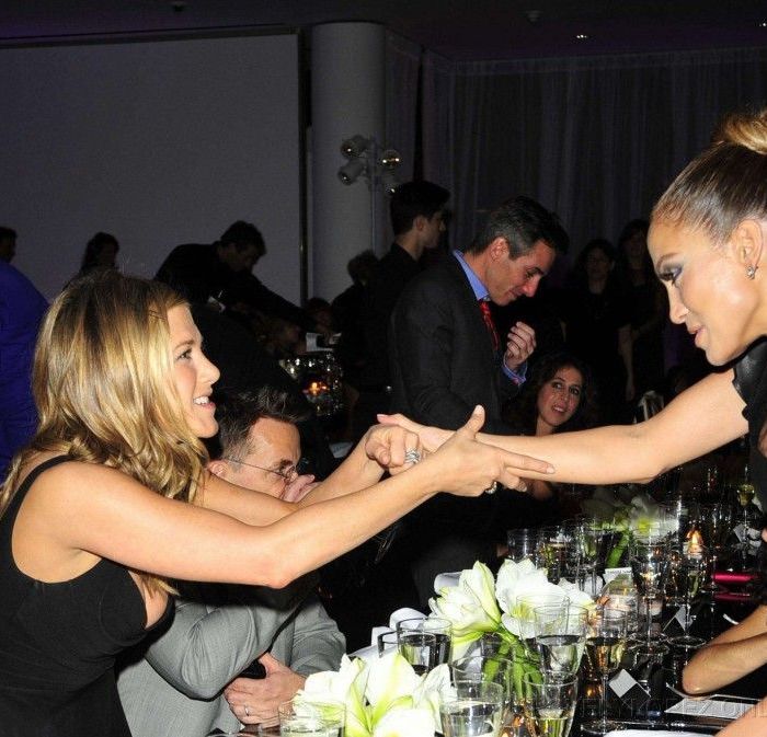 H Jennifer Aniston ζηλεύει μανιωδώς την Jennifer Lopez: Δε θα πιστέψετε το λόγο!