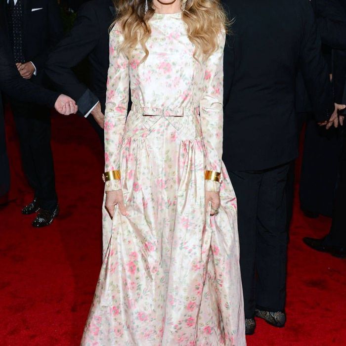 Η Sarah Jessica Parker έγινε 50 χρονών: Αυτές είναι οι 10 καλύτερες στιγμές του στυλ της!