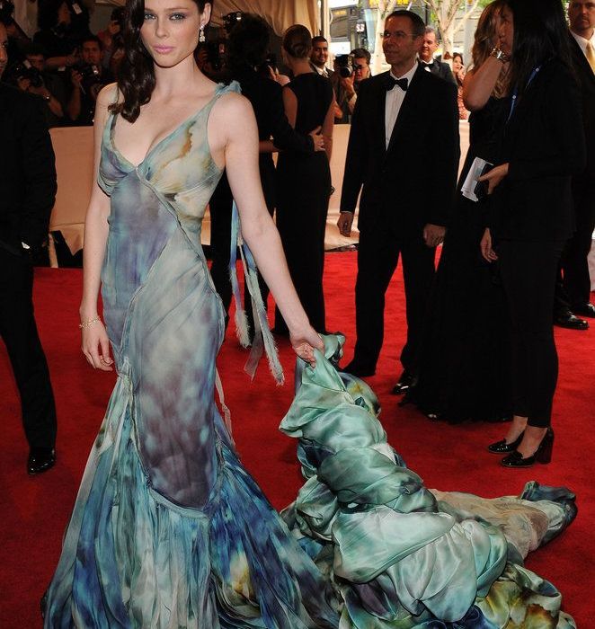 Met Gala: Τα 12+1 ωραιότερα looks που είδαμε ποτέ στο κόκκινο χαλί