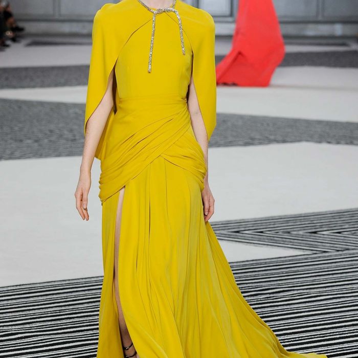 Giambattista Valli: Τα 10 καλύτερα looks από το υπέροχο show υψηλής ραπτικής