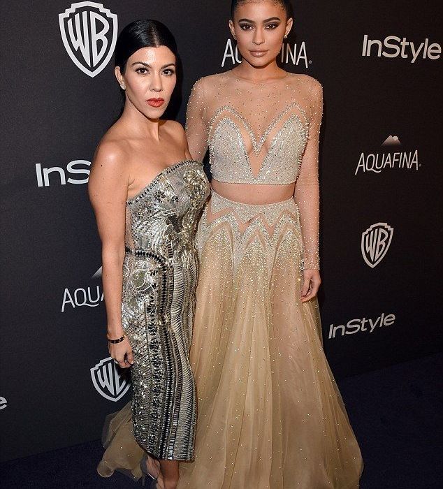 Kylie Jenner – Kourtney Kardashian: Η εντυπωσιακή κοινή εμφάνιση στο κόκκινο χαλί