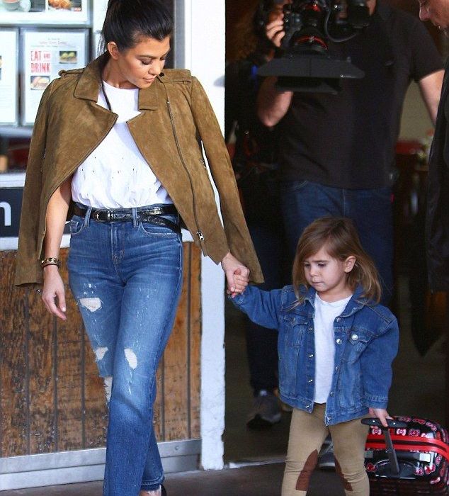 Η Kendall Jenner κατάφερε να είναι απίστευτα σέξι φορώντας sneakers