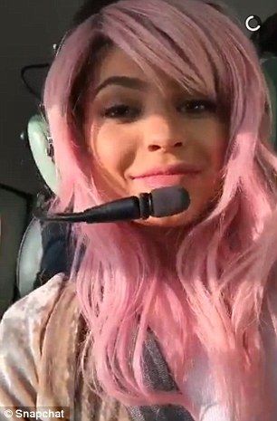 Η Kylie Jenner, η αλλαγή στα μαλλιά της και το απίστευτο δώρο για τον Άγιο Βαλεντίνο!