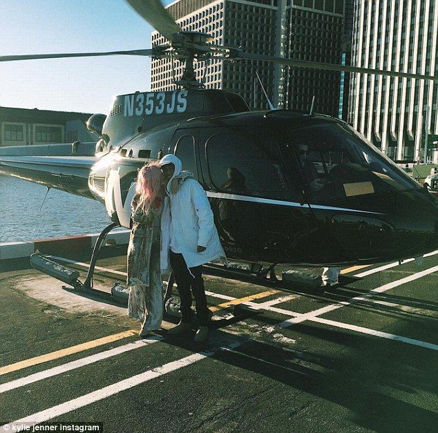 Η Kylie Jenner, η αλλαγή στα μαλλιά της και το απίστευτο δώρο για τον Άγιο Βαλεντίνο!