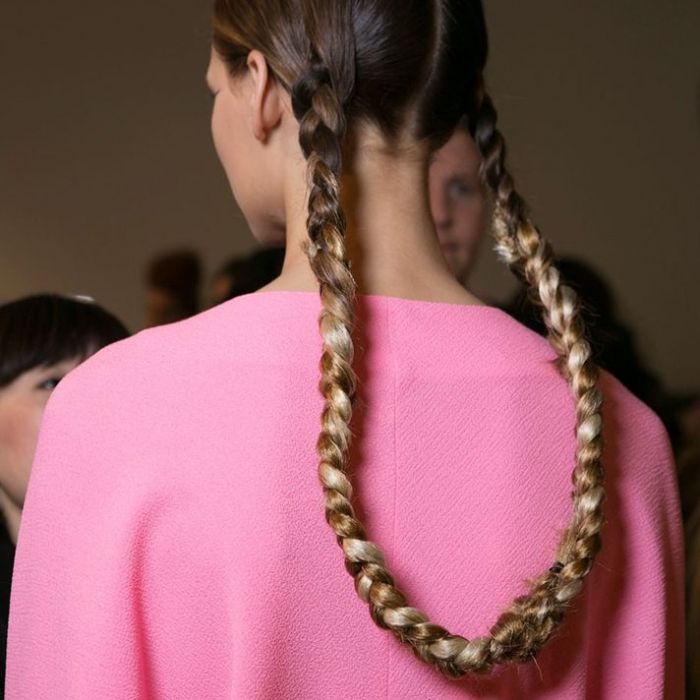 NYFW: Οι 9 πιο in-fashion πλεξούδες που ΠΡΕΠΕΙ να δοκιμάσεις!