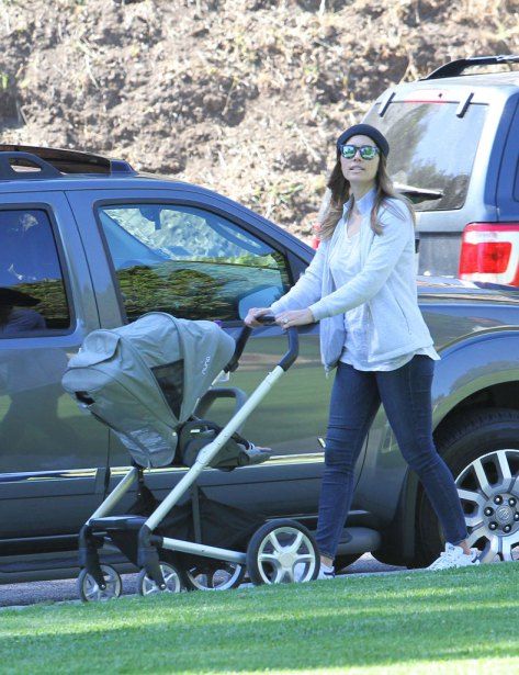 Σπάνιες φωτογραφίες: Ο γιος της Jessica Biel μεγάλωσε πολύ