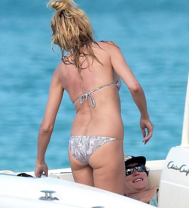 Heidi Klum: Η νέα αποκαλυπτική εμφάνιση με μαγιό